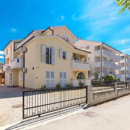 Apartments Nino Malinska Esterno foto