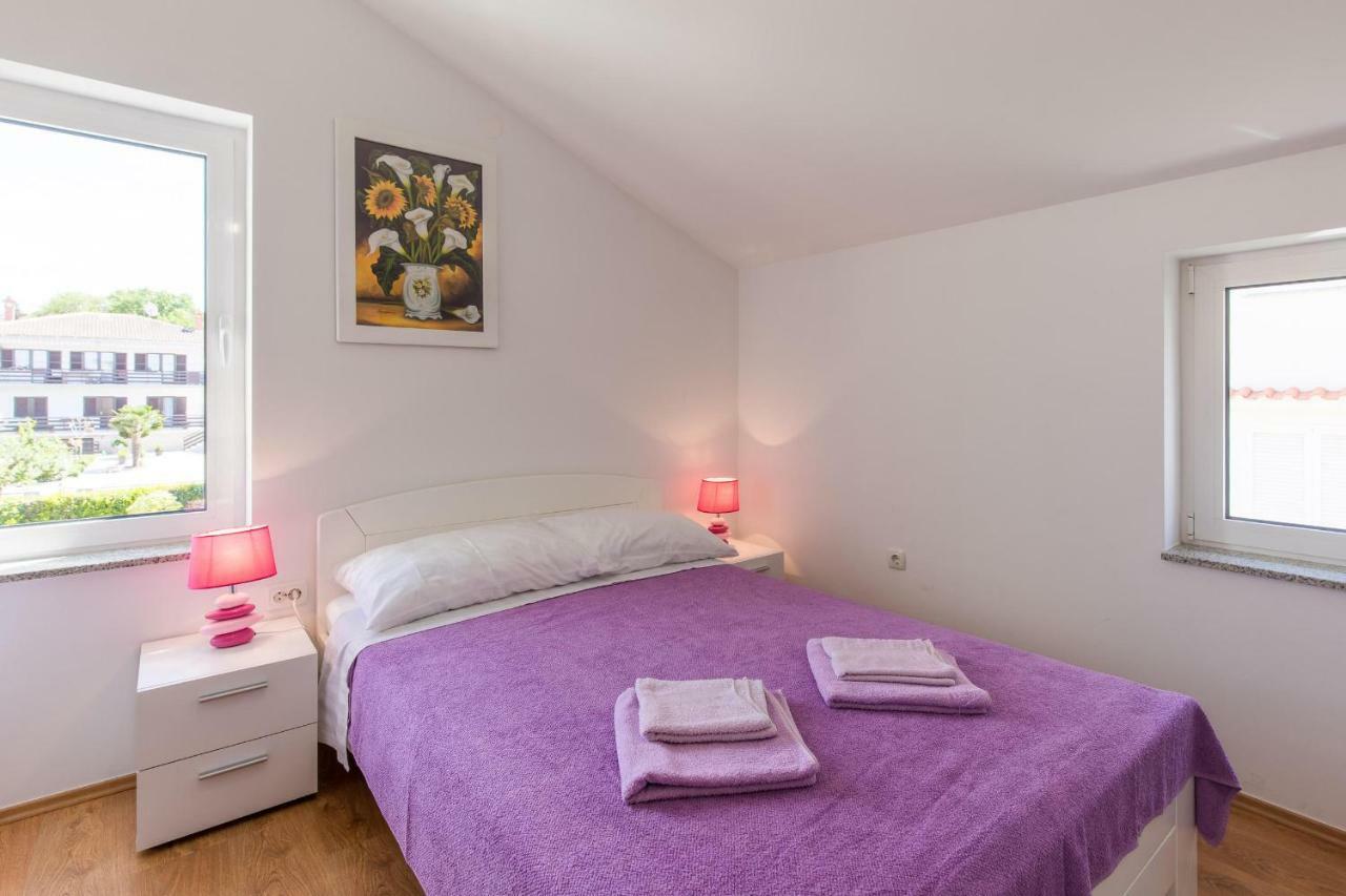 Apartments Nino Malinska Esterno foto